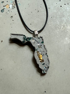 Little Florida Necklace - Prayer Hands