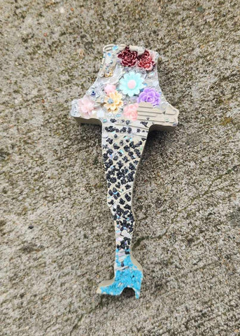 Cement Leg Lamp Magnet