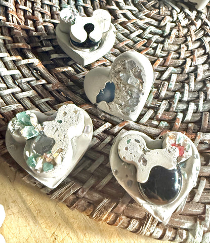 Mickey Pocket Hearts