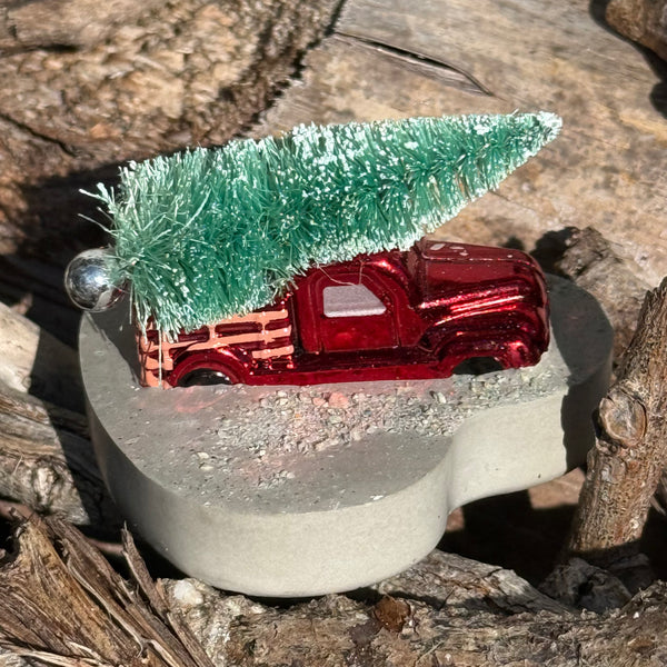 Cement Xmas Tree Delivery Heart