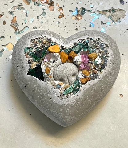 Cement Boop Heart Stone