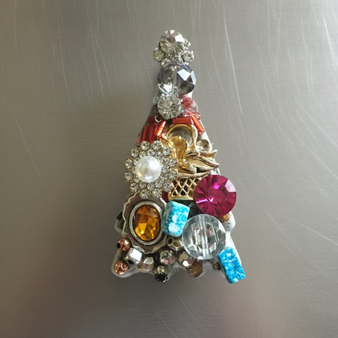 Mini Jewelry Tree Magnet